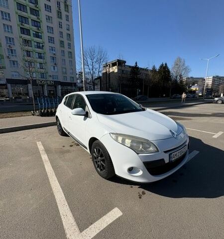 Белый Рено Меган, объемом двигателя 1.46 л и пробегом 320 тыс. км за 6100 $, фото 2 на Automoto.ua