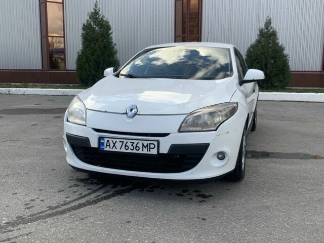 Белый Рено Меган, объемом двигателя 1.5 л и пробегом 252 тыс. км за 5200 $, фото 1 на Automoto.ua