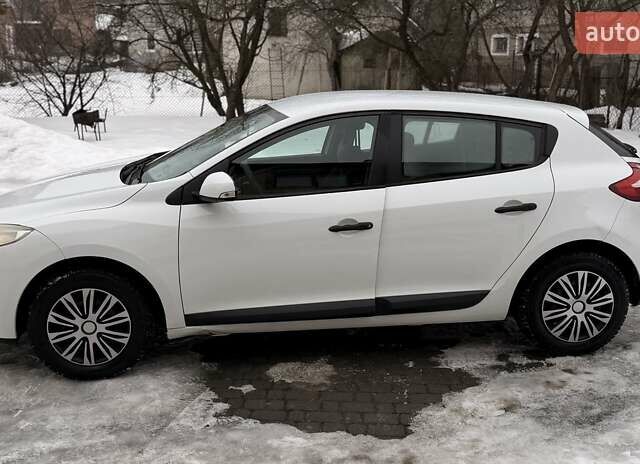 Білий Рено Меган, об'ємом двигуна 1.46 л та пробігом 230 тис. км за 6250 $, фото 3 на Automoto.ua