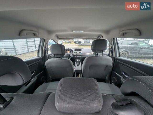 Белый Рено Меган, объемом двигателя 1.6 л и пробегом 206 тыс. км за 5300 $, фото 16 на Automoto.ua