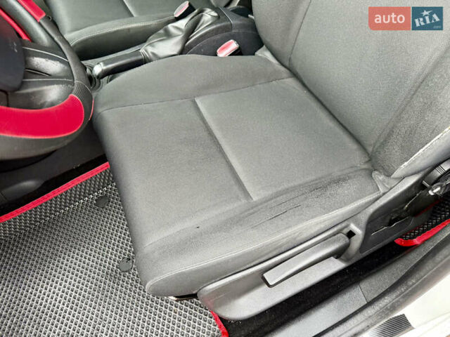 Белый Рено Меган, объемом двигателя 1.5 л и пробегом 247 тыс. км за 5433 $, фото 20 на Automoto.ua