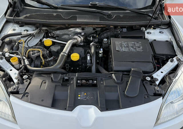 Белый Рено Меган, объемом двигателя 1.46 л и пробегом 320 тыс. км за 5700 $, фото 15 на Automoto.ua