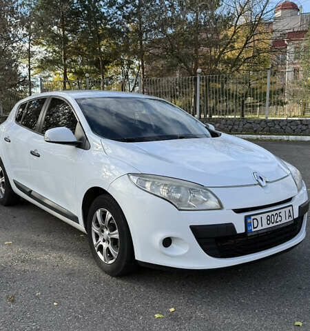 Белый Рено Меган, объемом двигателя 1.46 л и пробегом 320 тыс. км за 5700 $, фото 1 на Automoto.ua