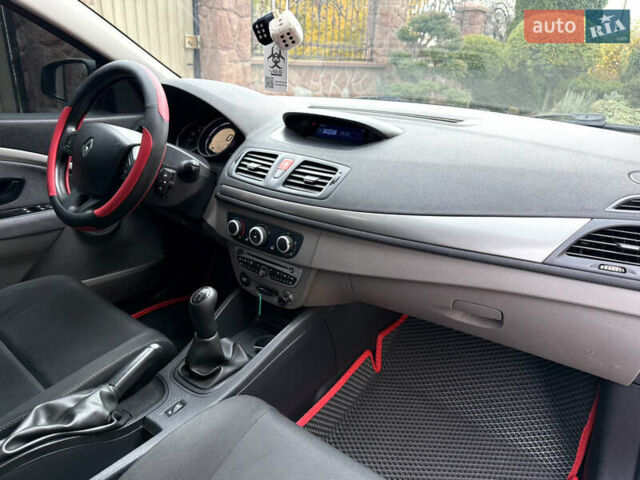 Белый Рено Меган, объемом двигателя 1.5 л и пробегом 247 тыс. км за 5433 $, фото 54 на Automoto.ua