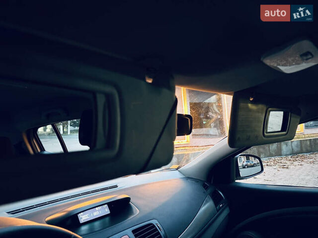 Белый Рено Меган, объемом двигателя 1.46 л и пробегом 294 тыс. км за 5800 $, фото 13 на Automoto.ua