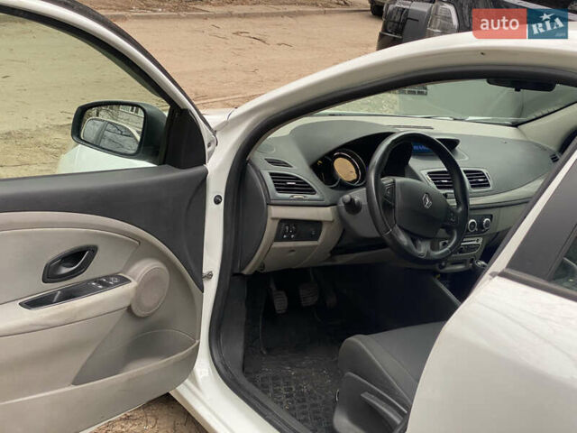 Білий Рено Меган, об'ємом двигуна 1.46 л та пробігом 212 тис. км за 6000 $, фото 10 на Automoto.ua