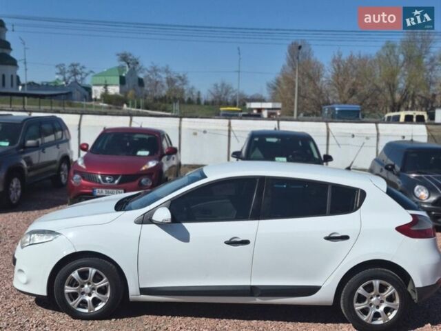 Белый Рено Меган, объемом двигателя 1.5 л и пробегом 242 тыс. км за 5999 $, фото 4 на Automoto.ua