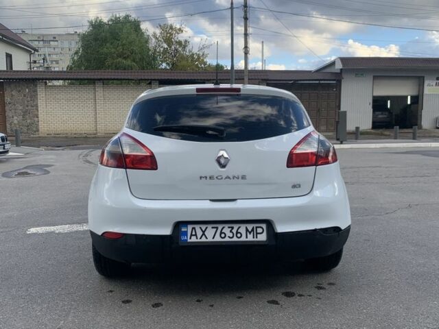 Белый Рено Меган, объемом двигателя 1.5 л и пробегом 252 тыс. км за 5200 $, фото 3 на Automoto.ua