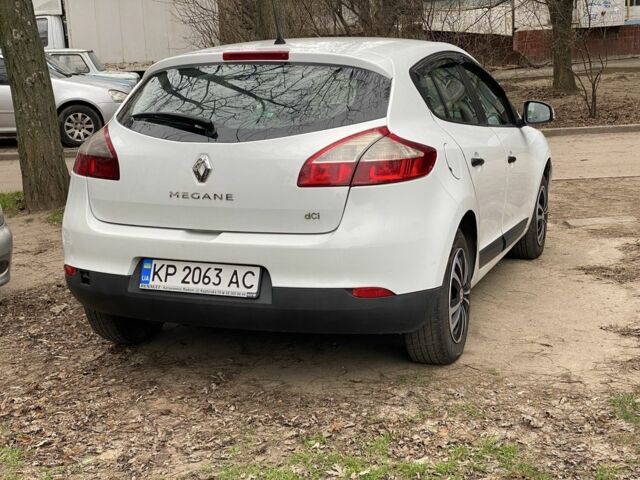 Белый Рено Меган, объемом двигателя 1.5 л и пробегом 210 тыс. км за 6200 $, фото 5 на Automoto.ua