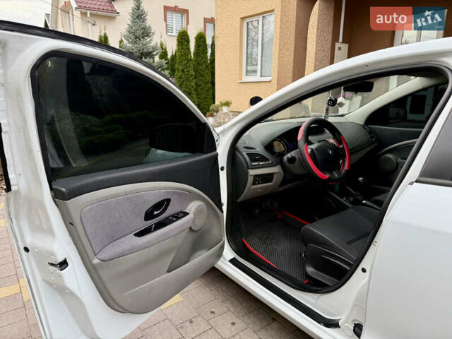 Рено Меган 2010 у Тернополі на Automoto.ua Білий Рено Меган, об'ємом двигуна 1.5 л та пробігом 247 тис. км за 5433 $, фото 15 на Automoto.ua