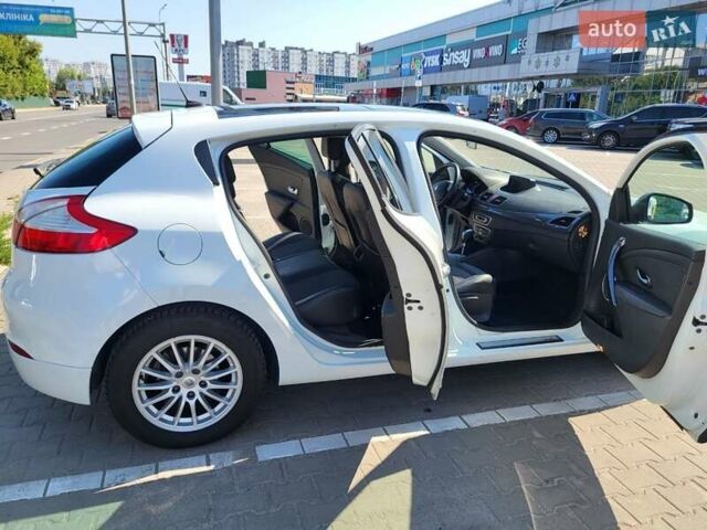 Белый Рено Меган, объемом двигателя 1.46 л и пробегом 280 тыс. км за 7300 $, фото 3 на Automoto.ua