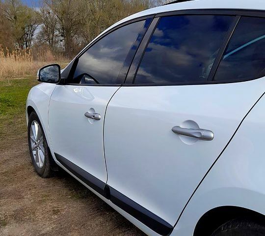 Білий Рено Меган, об'ємом двигуна 1.6 л та пробігом 223 тис. км за 8500 $, фото 9 на Automoto.ua