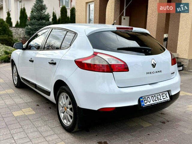 Белый Рено Меган, объемом двигателя 1.5 л и пробегом 247 тыс. км за 5433 $, фото 7 на Automoto.ua