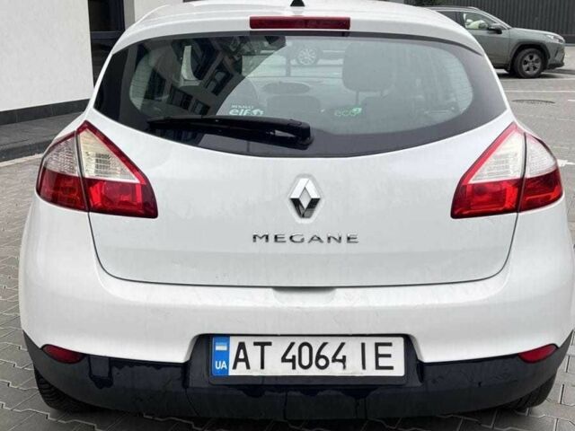 Белый Рено Меган, объемом двигателя 1.5 л и пробегом 303 тыс. км за 5200 $, фото 4 на Automoto.ua