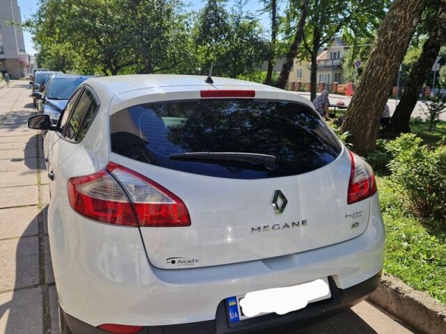 Белый Рено Меган, объемом двигателя 1.5 л и пробегом 280 тыс. км за 7100 $, фото 2 на Automoto.ua