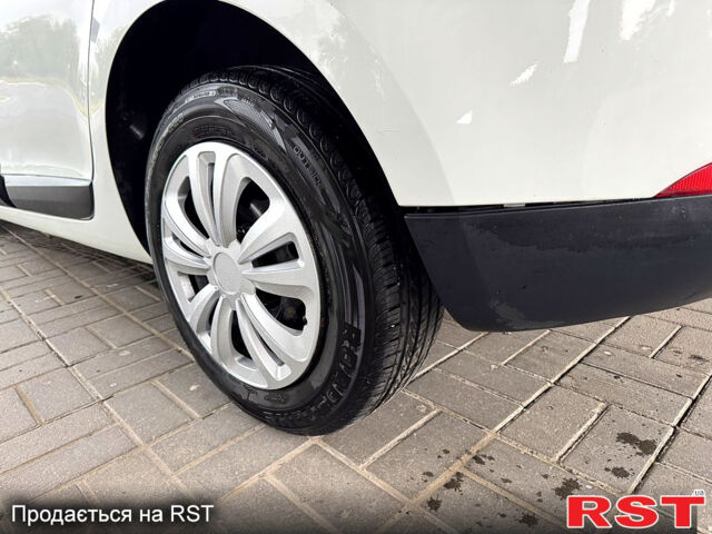 Белый Рено Меган, объемом двигателя 1.5 л и пробегом 0 тыс. км за 5300 $, фото 6 на Automoto.ua