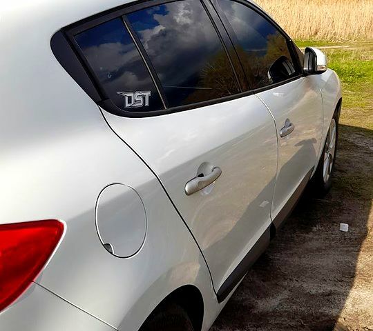 Білий Рено Меган, об'ємом двигуна 1.6 л та пробігом 223 тис. км за 8500 $, фото 8 на Automoto.ua