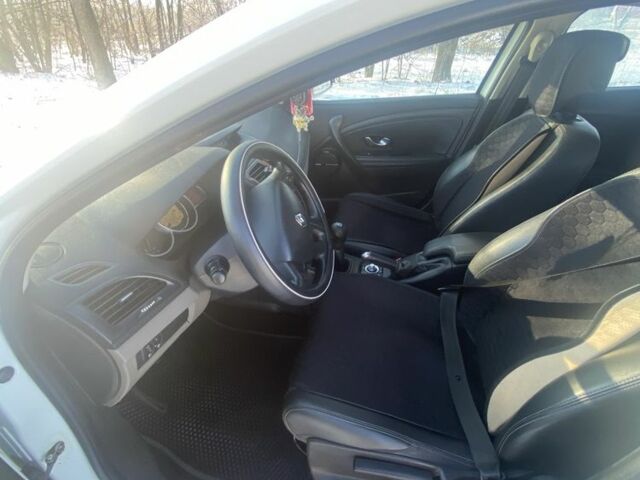 Білий Рено Меган, об'ємом двигуна 1.5 л та пробігом 350 тис. км за 6000 $, фото 13 на Automoto.ua