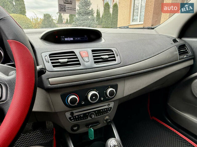 Белый Рено Меган, объемом двигателя 1.5 л и пробегом 247 тыс. км за 5433 $, фото 29 на Automoto.ua