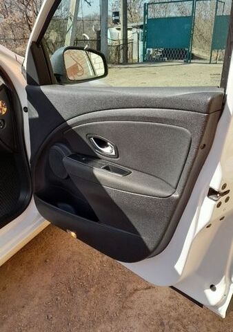 Білий Рено Меган, об'ємом двигуна 1.6 л та пробігом 215 тис. км за 6950 $, фото 9 на Automoto.ua