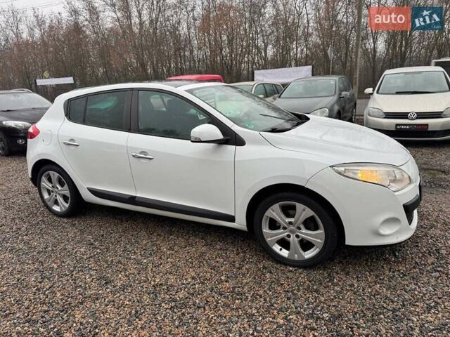 Білий Рено Меган, об'ємом двигуна 1.6 л та пробігом 233 тис. км за 6850 $, фото 34 на Automoto.ua