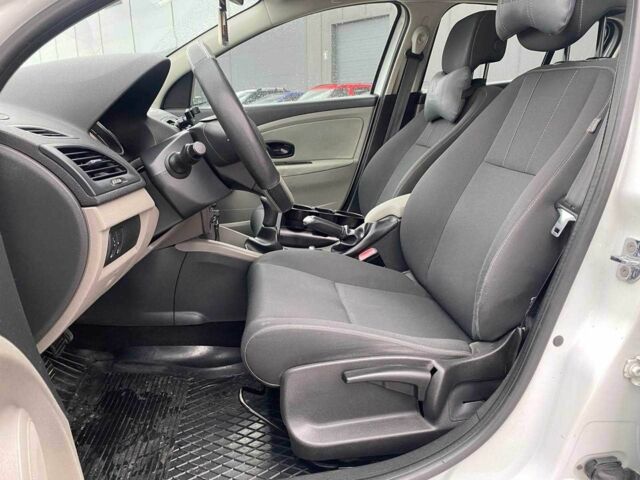 Белый Рено Меган, объемом двигателя 1.5 л и пробегом 231 тыс. км за 6590 $, фото 13 на Automoto.ua