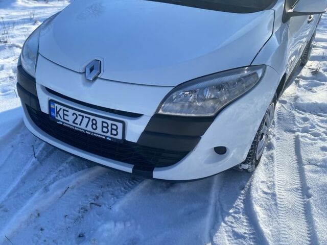 Білий Рено Меган, об'ємом двигуна 1.5 л та пробігом 350 тис. км за 6000 $, фото 1 на Automoto.ua