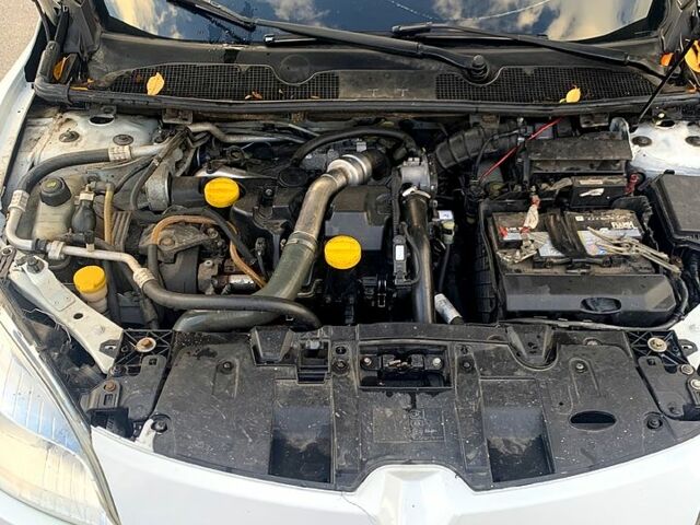 Белый Рено Меган, объемом двигателя 1.5 л и пробегом 252 тыс. км за 5200 $, фото 9 на Automoto.ua