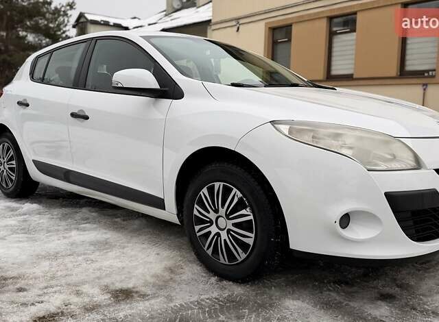 Білий Рено Меган, об'ємом двигуна 1.46 л та пробігом 230 тис. км за 6250 $, фото 12 на Automoto.ua