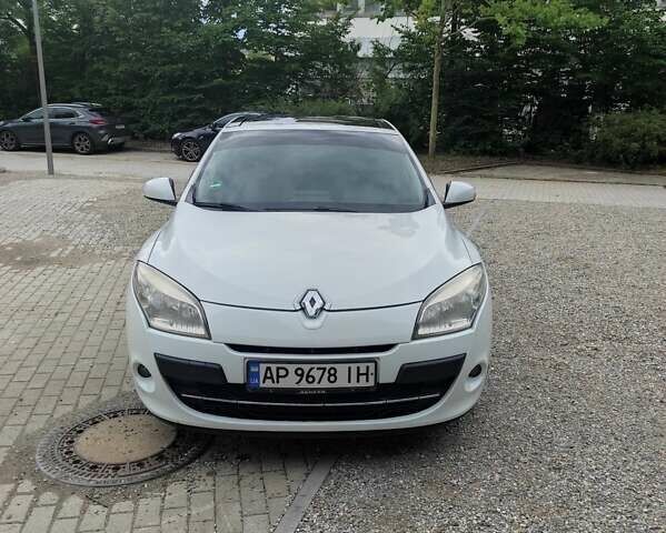 Білий Рено Меган, об'ємом двигуна 1.5 л та пробігом 196 тис. км за 7000 $, фото 19 на Automoto.ua