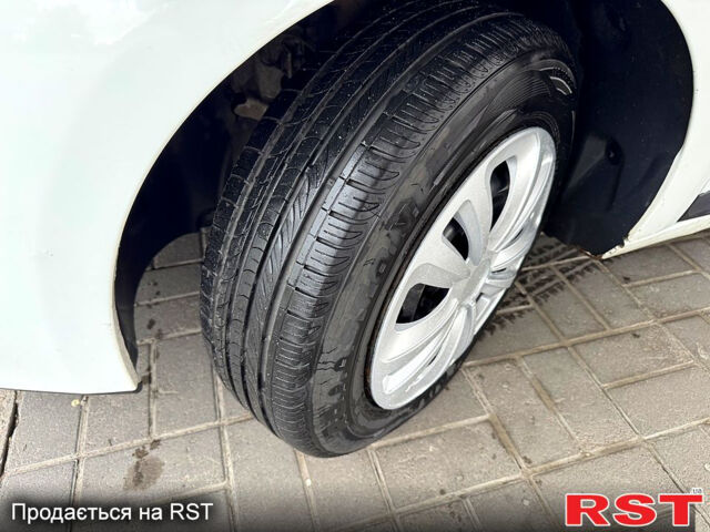 Белый Рено Меган, объемом двигателя 1.5 л и пробегом 0 тыс. км за 5300 $, фото 5 на Automoto.ua