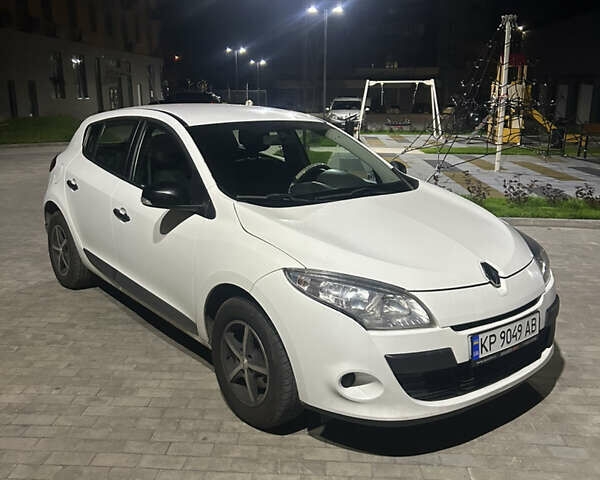 Белый Рено Меган, объемом двигателя 1.6 л и пробегом 239 тыс. км за 6999 $, фото 6 на Automoto.ua