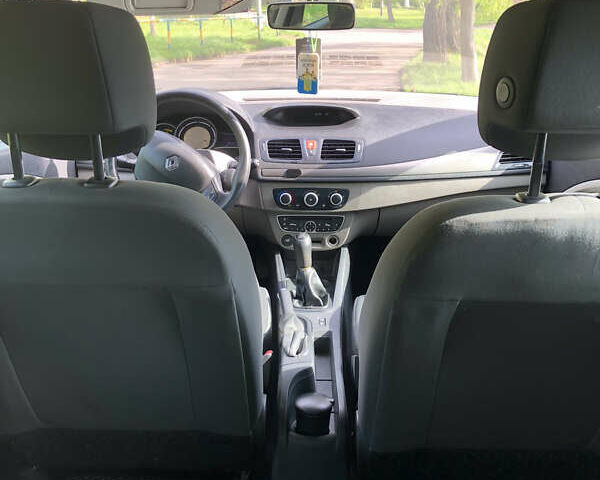 Білий Рено Меган, об'ємом двигуна 1.5 л та пробігом 192 тис. км за 5800 $, фото 14 на Automoto.ua