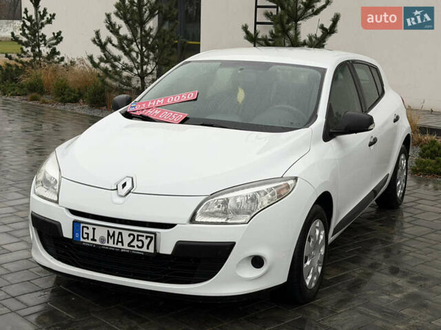 Белый Рено Меган, объемом двигателя 1.6 л и пробегом 198 тыс. км за 6200 $, фото 9 на Automoto.ua