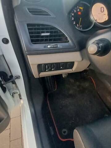 Белый Рено Меган, объемом двигателя 1.6 л и пробегом 198 тыс. км за 7200 $, фото 14 на Automoto.ua