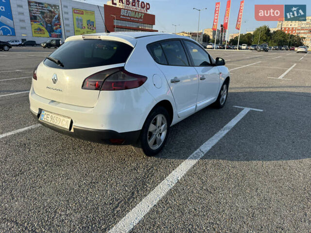 Рено Меган 2011 в Черновцах на Automoto.ua Белый Рено Меган, объемом двигателя 1.6 л и пробегом 176 тыс. км за 6700 $, фото 3 на Automoto.ua