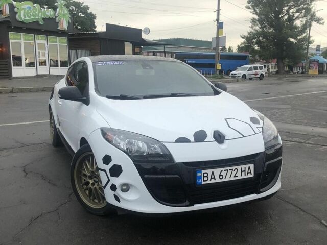 Белый Рено Меган, объемом двигателя 1.5 л и пробегом 252 тыс. км за 6500 $, фото 1 на Automoto.ua