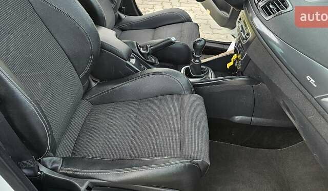 Белый Рено Меган, объемом двигателя 1.5 л и пробегом 231 тыс. км за 7200 $, фото 25 на Automoto.ua