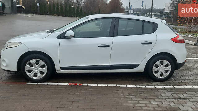 Белый Рено Меган, объемом двигателя 1.5 л и пробегом 306 тыс. км за 6499 $, фото 4 на Automoto.ua