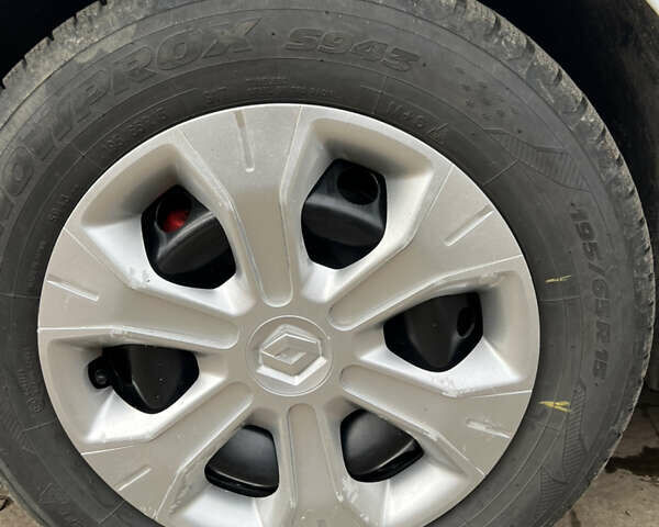 Білий Рено Меган, об'ємом двигуна 1.46 л та пробігом 199 тис. км за 6100 $, фото 22 на Automoto.ua