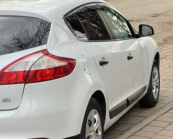 Білий Рено Меган, об'ємом двигуна 1.46 л та пробігом 199 тис. км за 6100 $, фото 6 на Automoto.ua