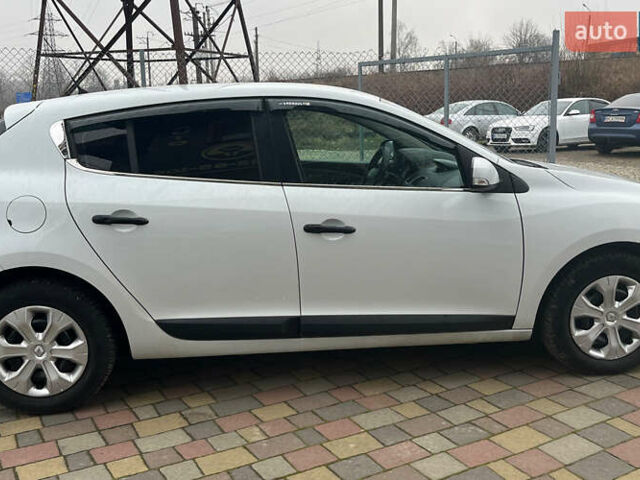 Белый Рено Меган, объемом двигателя 1.46 л и пробегом 198 тыс. км за 6300 $, фото 7 на Automoto.ua