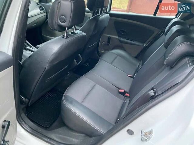 Белый Рено Меган, объемом двигателя 1.5 л и пробегом 210 тыс. км за 6450 $, фото 24 на Automoto.ua