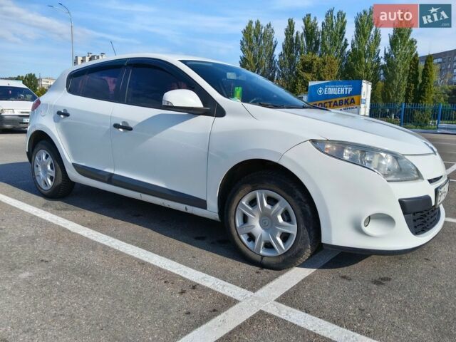 Білий Рено Меган, об'ємом двигуна 1.5 л та пробігом 236 тис. км за 5800 $, фото 9 на Automoto.ua
