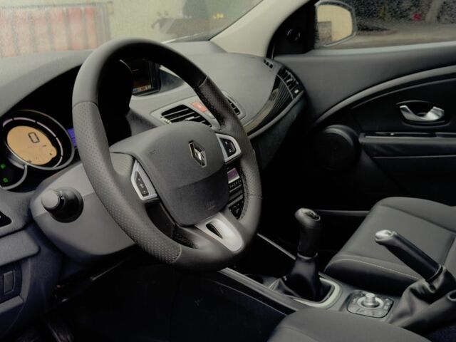 Білий Рено Меган, об'ємом двигуна 1.5 л та пробігом 245 тис. км за 7100 $, фото 20 на Automoto.ua