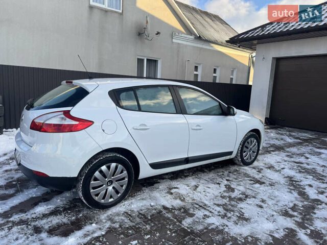 Білий Рено Меган, об'ємом двигуна 1.6 л та пробігом 139 тис. км за 7600 $, фото 6 на Automoto.ua