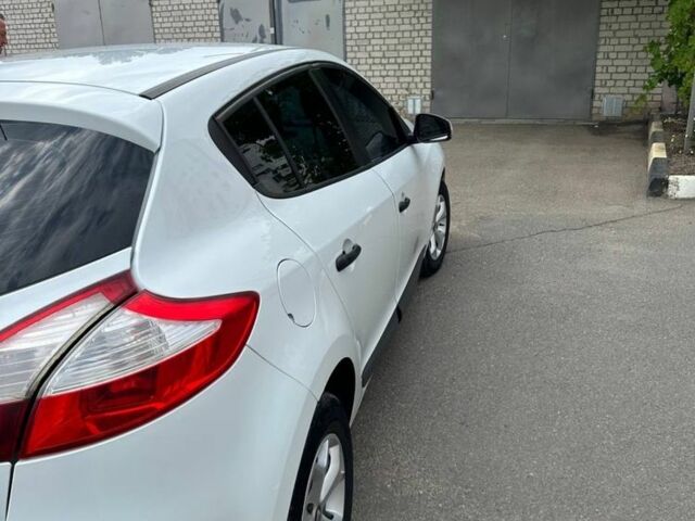 Белый Рено Меган, объемом двигателя 1.6 л и пробегом 215 тыс. км за 6800 $, фото 4 на Automoto.ua