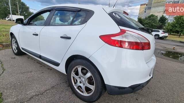 Білий Рено Меган, об'ємом двигуна 1.5 л та пробігом 311 тис. км за 6500 $, фото 5 на Automoto.ua