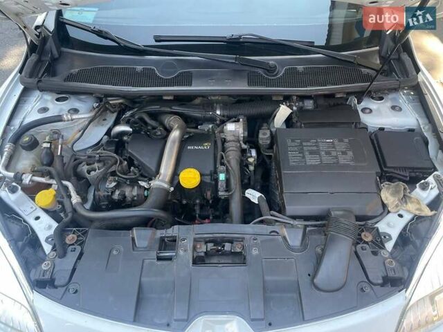 Белый Рено Меган, объемом двигателя 1.5 л и пробегом 280 тыс. км за 6299 $, фото 7 на Automoto.ua