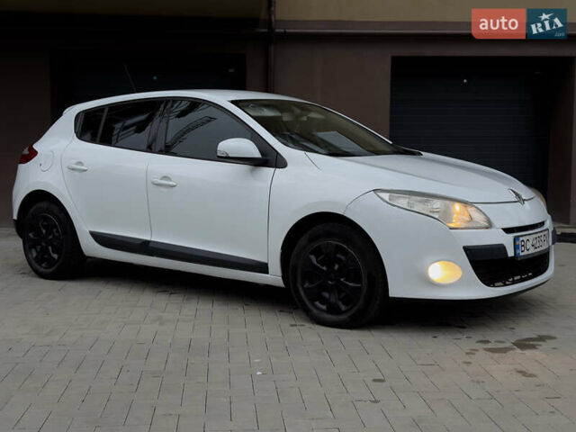 Белый Рено Меган, объемом двигателя 1.46 л и пробегом 275 тыс. км за 5800 $, фото 7 на Automoto.ua